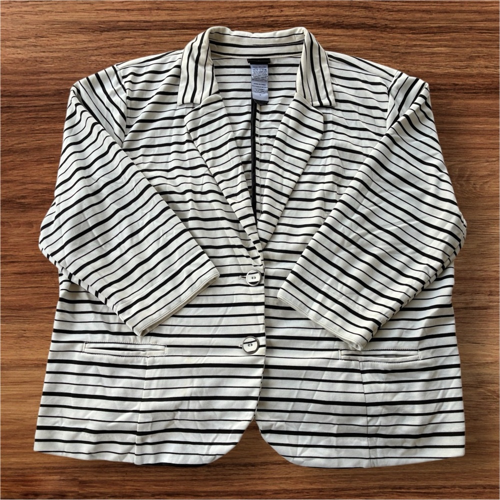 Torrid Black White Stripe Knit Blazer Size 4 4X Stretch Office Plus